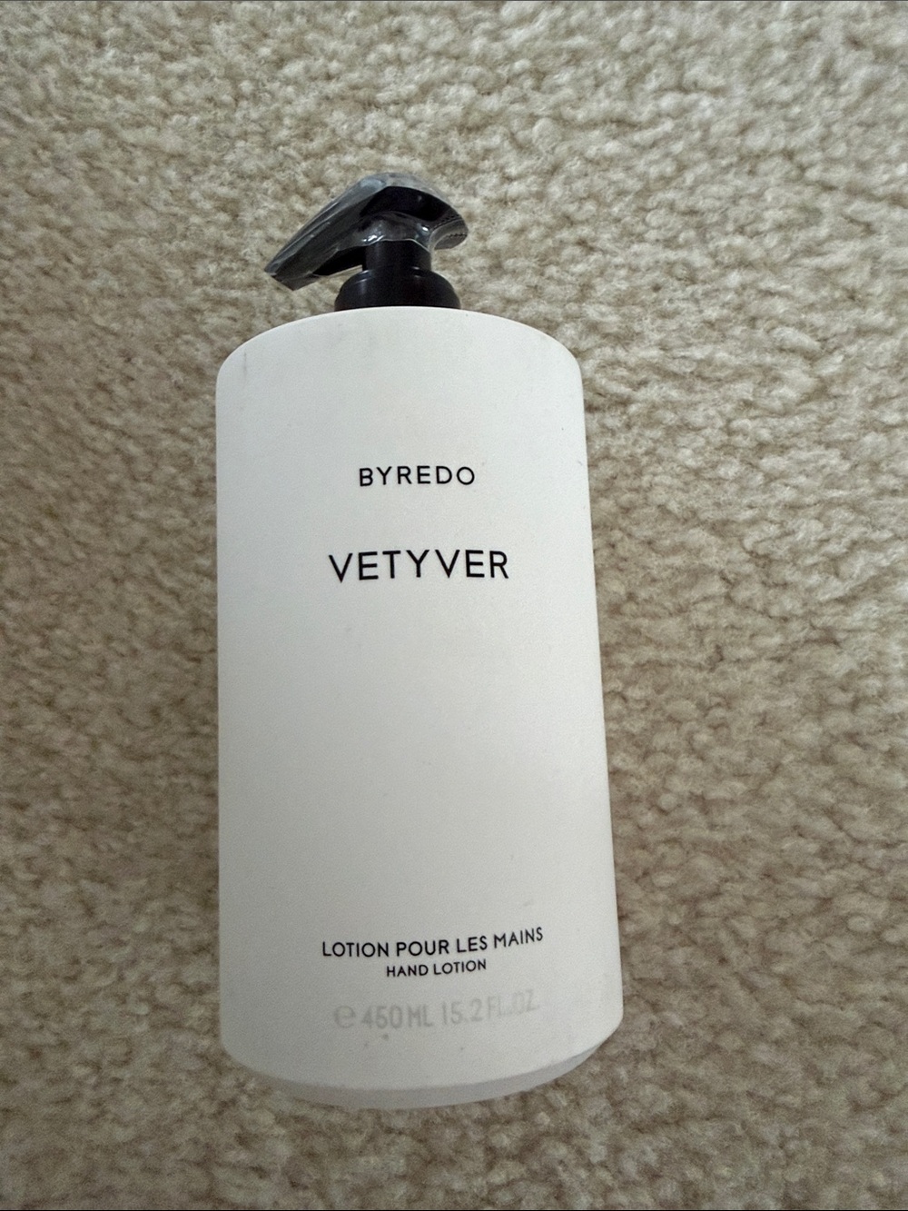 Byredo Vetyver Hand Lotion - White with Black Pump